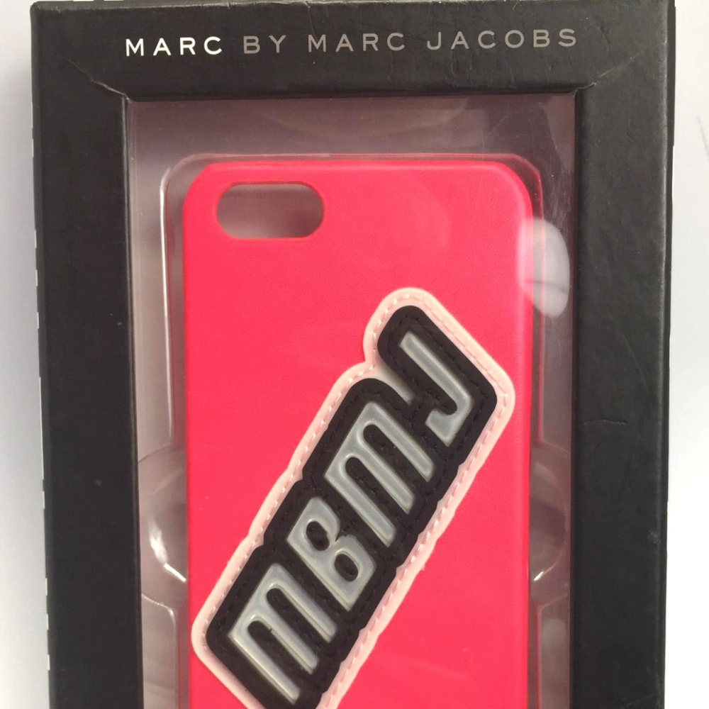MBMJ Raised Logo Diva Pink iPhone 5/5s Case